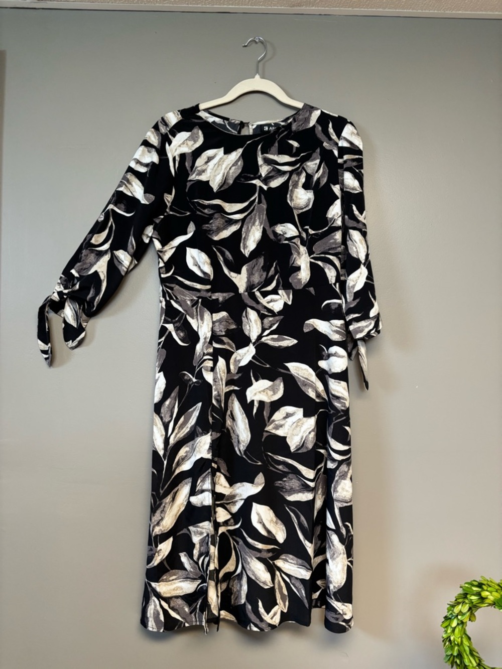 Allegra K Black Long-Sleeve Leaf Print Tie-Sleeve Dress
